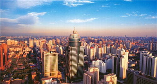 天空忽然失去颜色是什么歌（天空突然是什么歌）