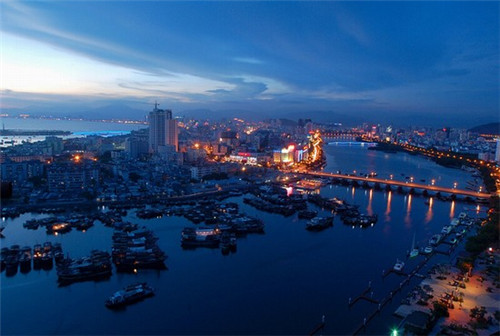 东方家园物业收费吗（东方家园房地产）